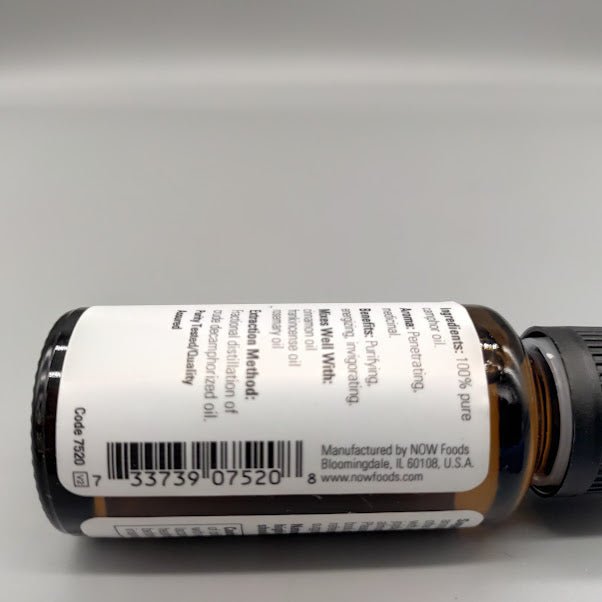 Aceite esencial de Alcanfor Camphor Oil 100% Pure 1 Oz (foto de archivo)