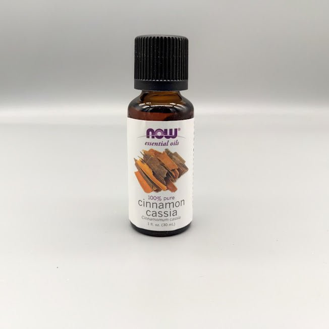 Aceite esencial de canela - 100% Pure - Cinnamon Cassia - 1oz de Now Essential Oils (foto de archivo)