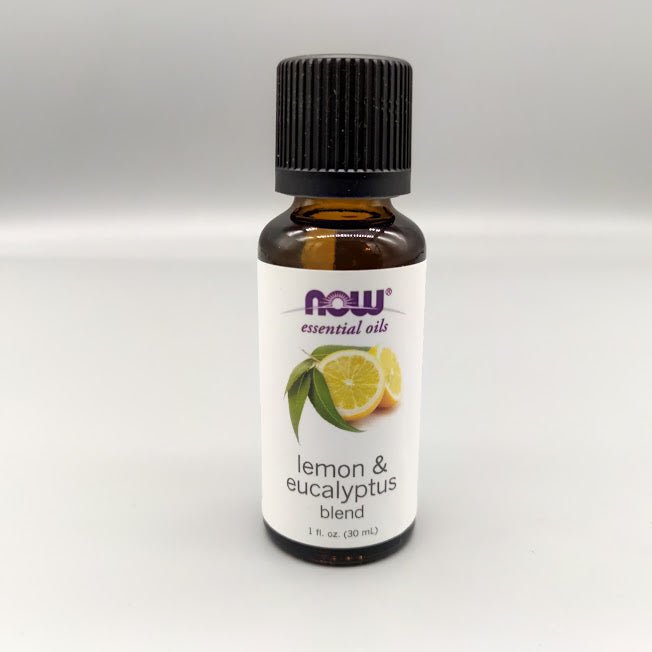 NOW Lemon and Eucalyptus Blend 1 oz aceite esencial (foto de archivo)