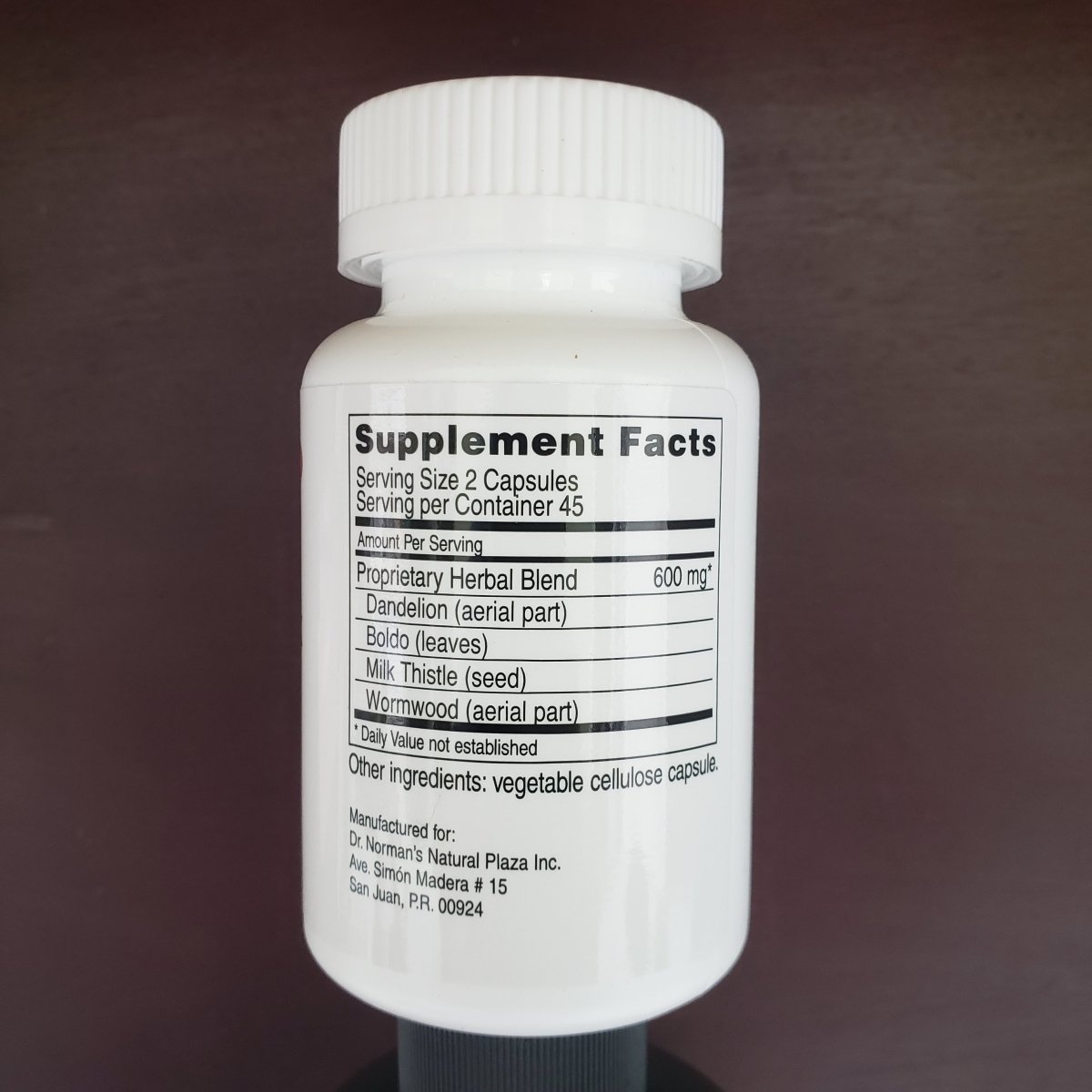 Liverplex Dr. Norman 90 cápsulas para el hígado con cardo mariano — etiqueta con los ingredientes (foto de archivo)