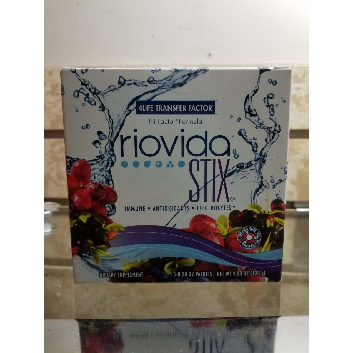 4Life Transfer Factor®, antioxidants, and electrolytes in convenient single-serving powder packs*