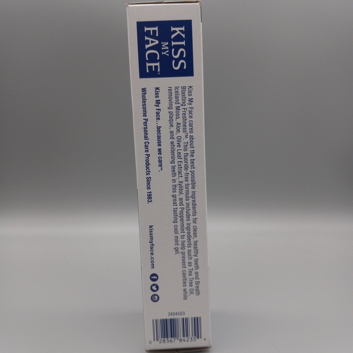 Super White - Fluoride Free Whitening Toothpaste - Cool Mint Gel - Tea Tree Oil + Aloe + Iceland Moss - 4.5oz